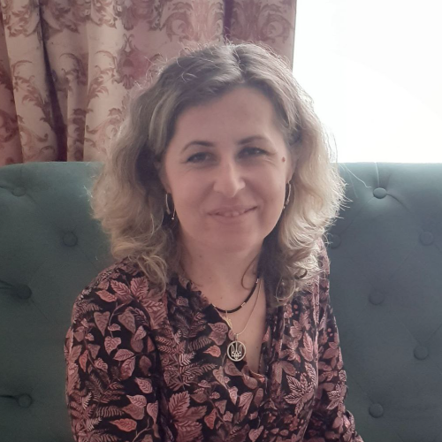 Спікер:   - вчитель математики та інформатики ліцею ’Оріяна’ м.Львів (консультант/учитель) 