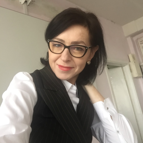 Спікер:   - Вчитель хімії та біології Криворізького ліцею № 81 (консультант/учитель) 