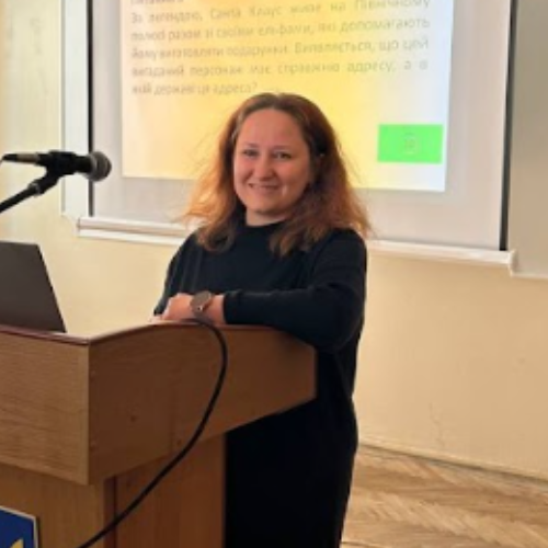 Спікер:   - Викладачка фізики і астрономії  спеціалістка  вищої категорії викладачка-методистка 
 ІТ коледжу Львівської політехніки (консультант/учитель) 