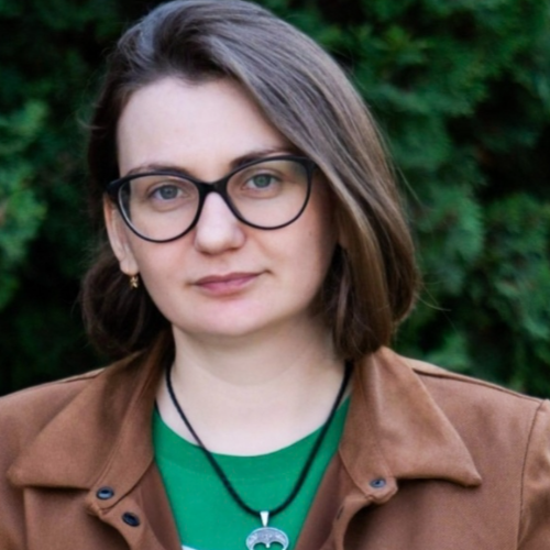 Спікер:   - вчитель історії та основ правознавства Ліцей міжнародних відносин № 51 Печерського р-н м. Києва (консультант/учитель) 