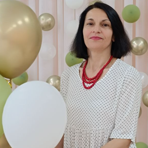 Спікер:   - Інструктор з фізкультури ЗДО
Звання ’Вихователь- методист’
Лектор Полтавської академії неперервної освіти ім.Остроградського. (консультант/учитель) 